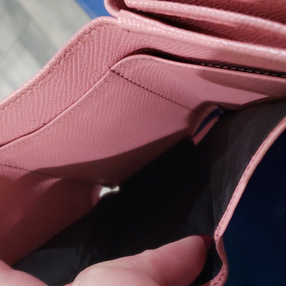 Dolce and Gabbana Wallet - Picture 6 of 8